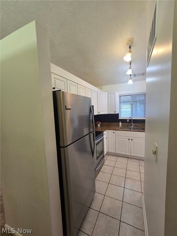 355 Village Pointe Drive F, Akron, OH 44313