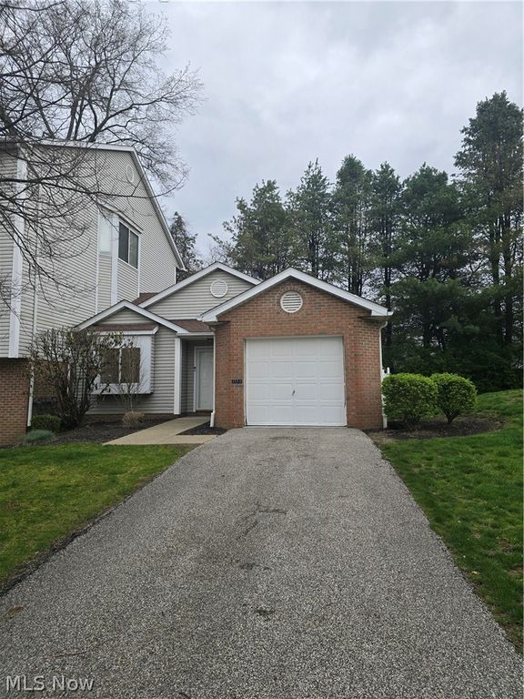 355 Village Pointe Drive F, Akron, OH 44313