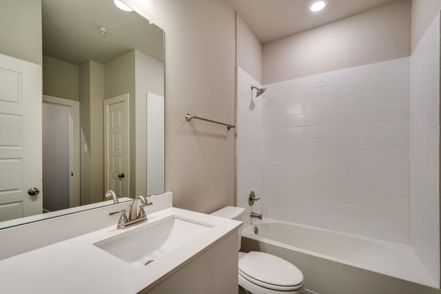 705 Wheatfield Drive, Venus, TX 76084