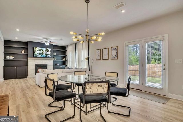 165 Brookstone Park E, Acworth, GA 30101