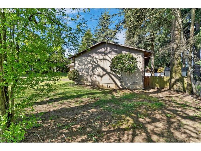 8621 Se STRAWBERRY Ln, Milwaukie, OR 97267