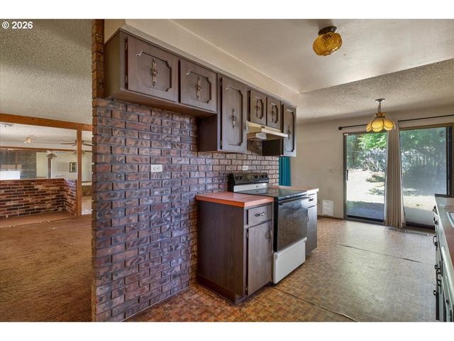 8621 Se STRAWBERRY Ln, Milwaukie, OR 97267