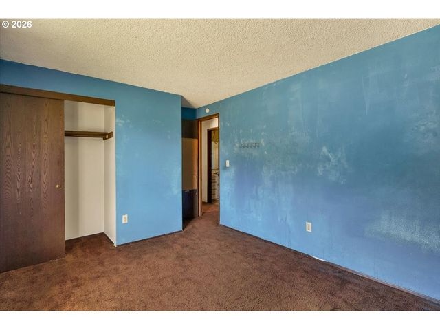 8621 Se STRAWBERRY Ln, Milwaukie, OR 97267