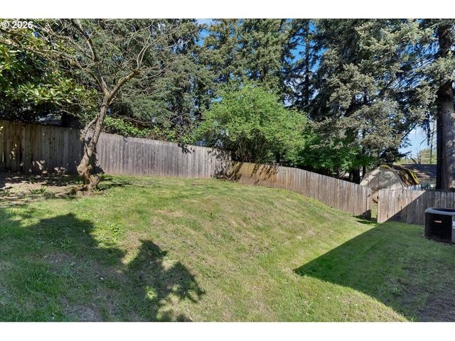 8621 Se STRAWBERRY Ln, Milwaukie, OR 97267