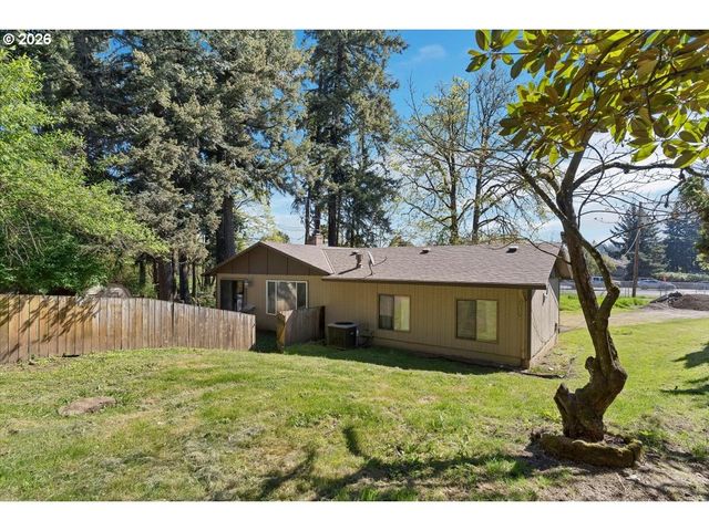 8621 Se STRAWBERRY Ln, Milwaukie, OR 97267