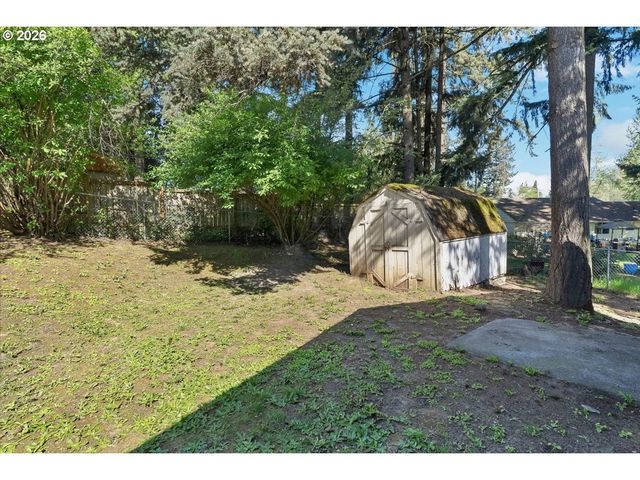 8621 Se STRAWBERRY Ln, Milwaukie, OR 97267