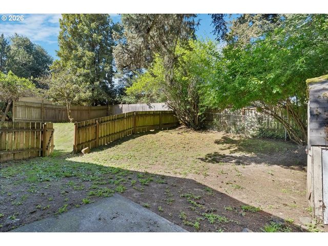 8621 Se STRAWBERRY Ln, Milwaukie, OR 97267