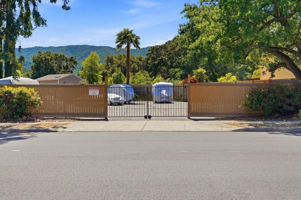 Image 40 of property listing at 6092 Calle De Amor, San Jose, CA 95124