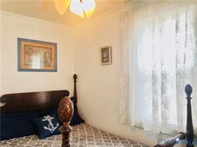41 Hobday St, Mathews, VA 23128