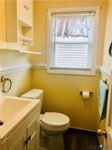41 Hobday St, Mathews, VA 23128