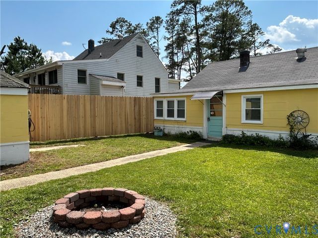 41 Hobday St, Mathews, VA 23128