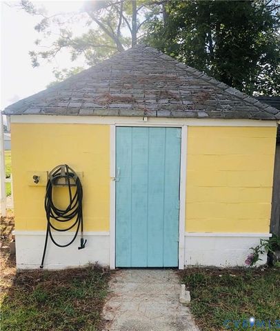 41 Hobday St, Mathews, VA 23128