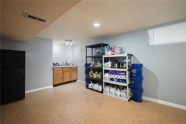 122 SE Moore Street, Blue Springs, MO 64014