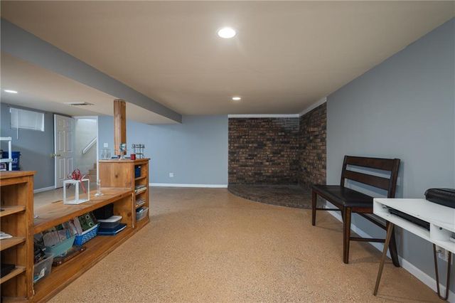 122 SE Moore Street, Blue Springs, MO 64014