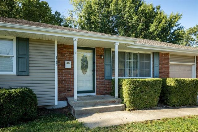 122 SE Moore Street, Blue Springs, MO 64014
