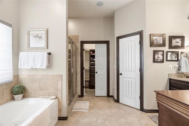 220 Boulevard Du Lac, Norman, OK 73071