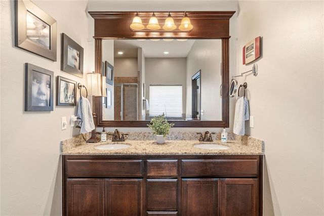 220 Boulevard Du Lac, Norman, OK 73071
