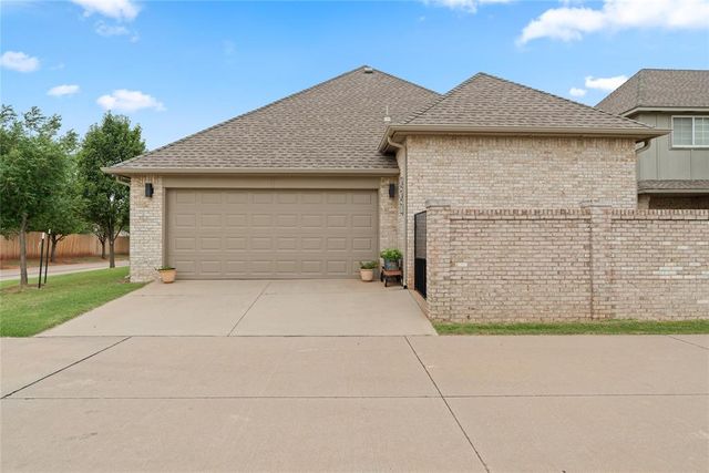 220 Boulevard Du Lac, Norman, OK 73071