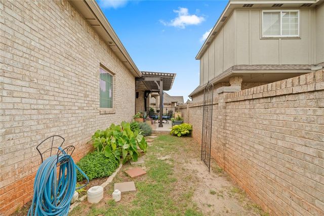220 Boulevard Du Lac, Norman, OK 73071