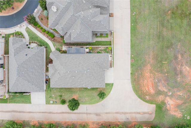 220 Boulevard Du Lac, Norman, OK 73071