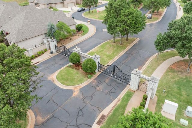 220 Boulevard Du Lac, Norman, OK 73071