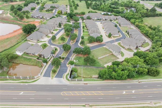 220 Boulevard Du Lac, Norman, OK 73071