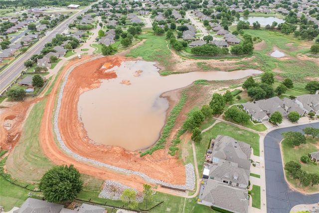 220 Boulevard Du Lac, Norman, OK 73071