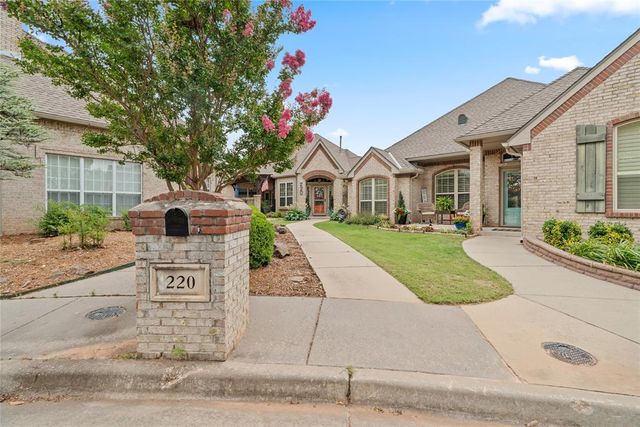 220 Boulevard Du Lac, Norman, OK 73071