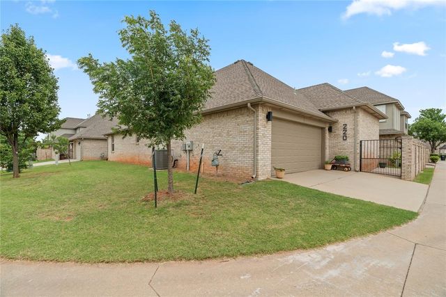 220 Boulevard Du Lac, Norman, OK 73071