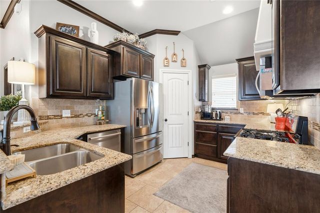 220 Boulevard Du Lac, Norman, OK 73071