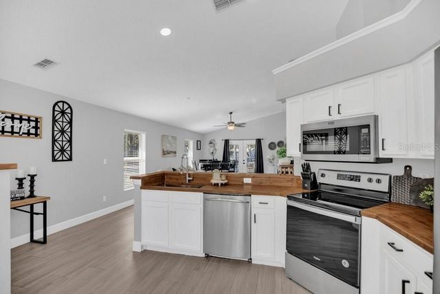 7220 LAKE DRIVE, Sanford, FL 32771