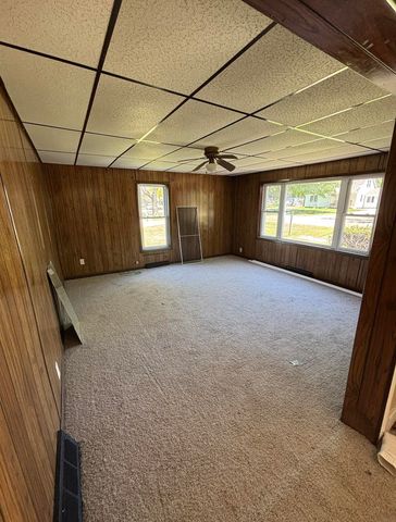 204 S Madison Street, Hazleton, IA 50641