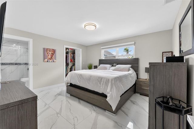 2051 NW 93rd Ln, Sunrise, FL 33322