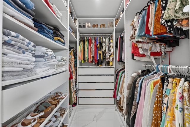 2051 NW 93rd Ln, Sunrise, FL 33322