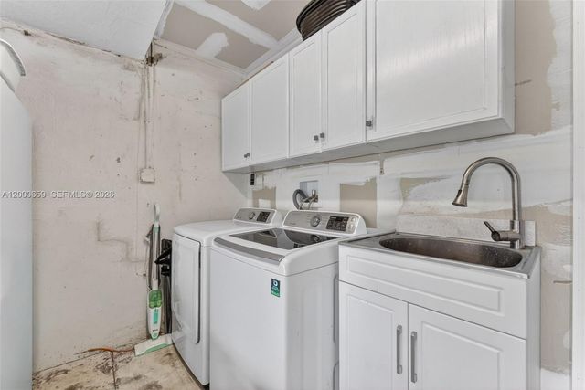 2051 NW 93rd Ln, Sunrise, FL 33322