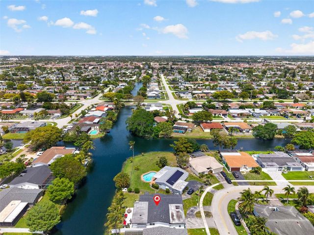 2051 NW 93rd Ln, Sunrise, FL 33322