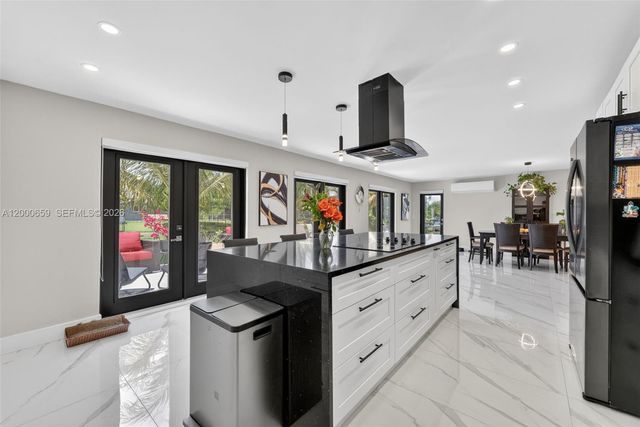 2051 NW 93rd Ln, Sunrise, FL 33322