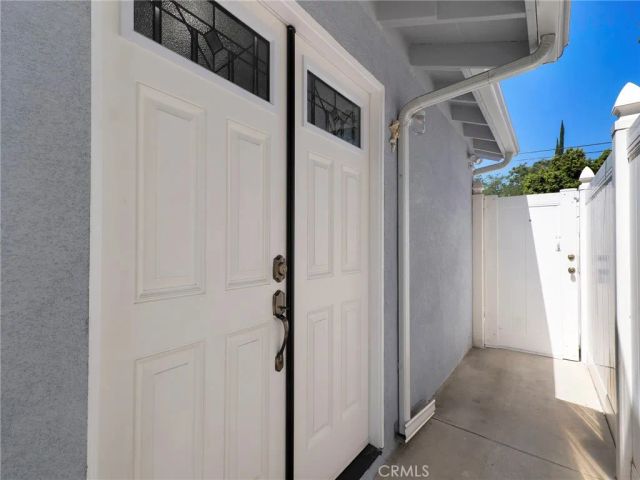 10018 N Aqueduct Ave, North Hills, CA 91343