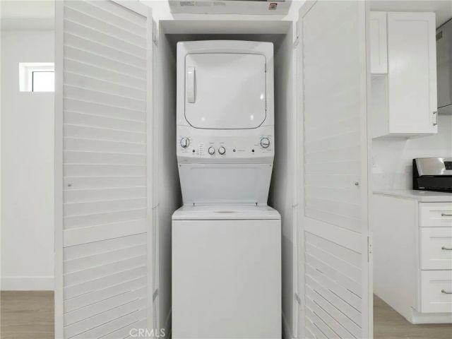 10018 N Aqueduct Ave, North Hills, CA 91343