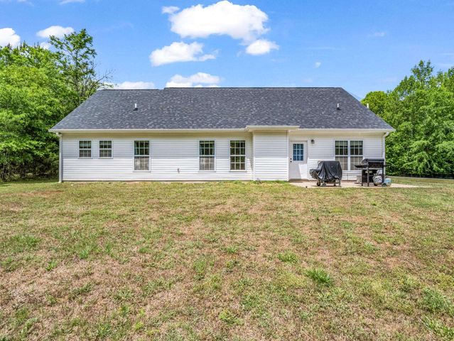 216 Hillcrest Dr, Gaffney, SC 29340