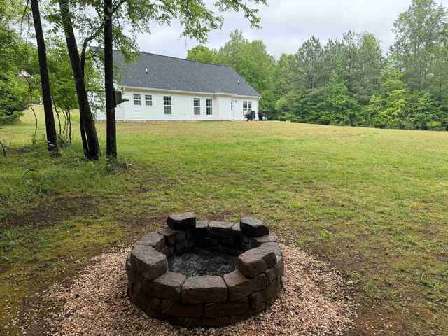 216 Hillcrest Dr, Gaffney, SC 29340