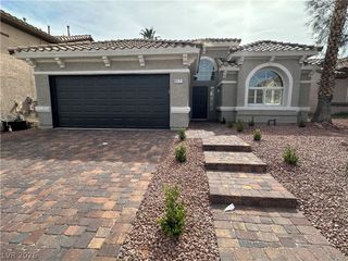 9121 Canyon Magic Avenue, Las Vegas, NV 89129