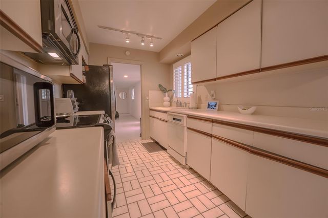 14001 YACHT CLUB BOULEVARD, Seminole, FL 33776