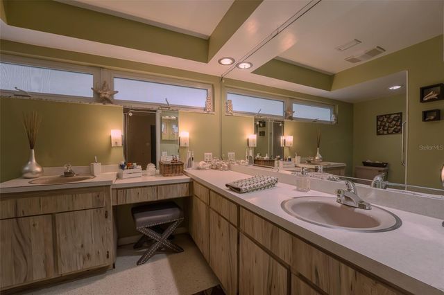 14001 YACHT CLUB BOULEVARD, Seminole, FL 33776