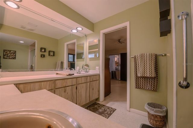 14001 YACHT CLUB BOULEVARD, Seminole, FL 33776