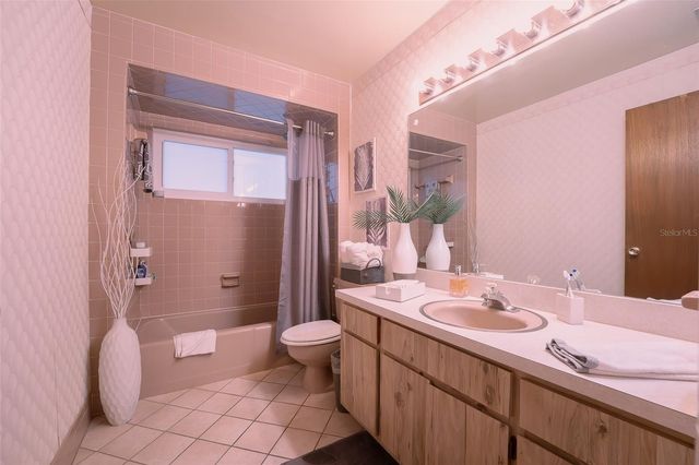 14001 YACHT CLUB BOULEVARD, Seminole, FL 33776