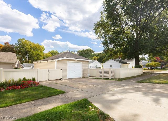 26741 Osborn Road, Bay Village, OH 44140