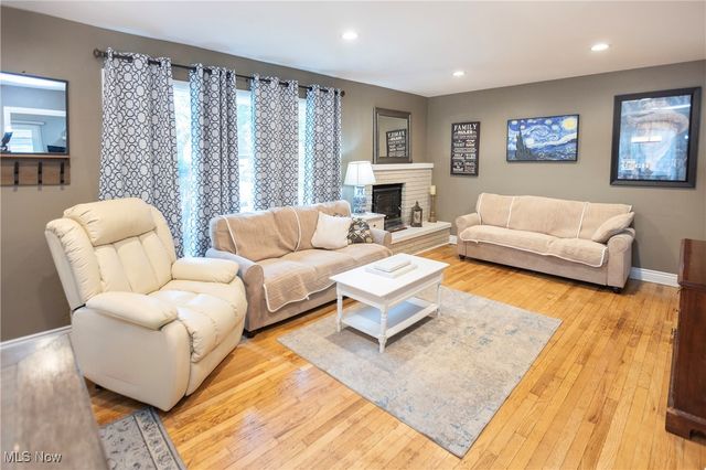 26741 Osborn Road, Bay Village, OH 44140