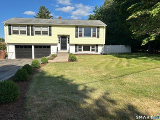 5 Sharon Court, Shelton, CT 06484