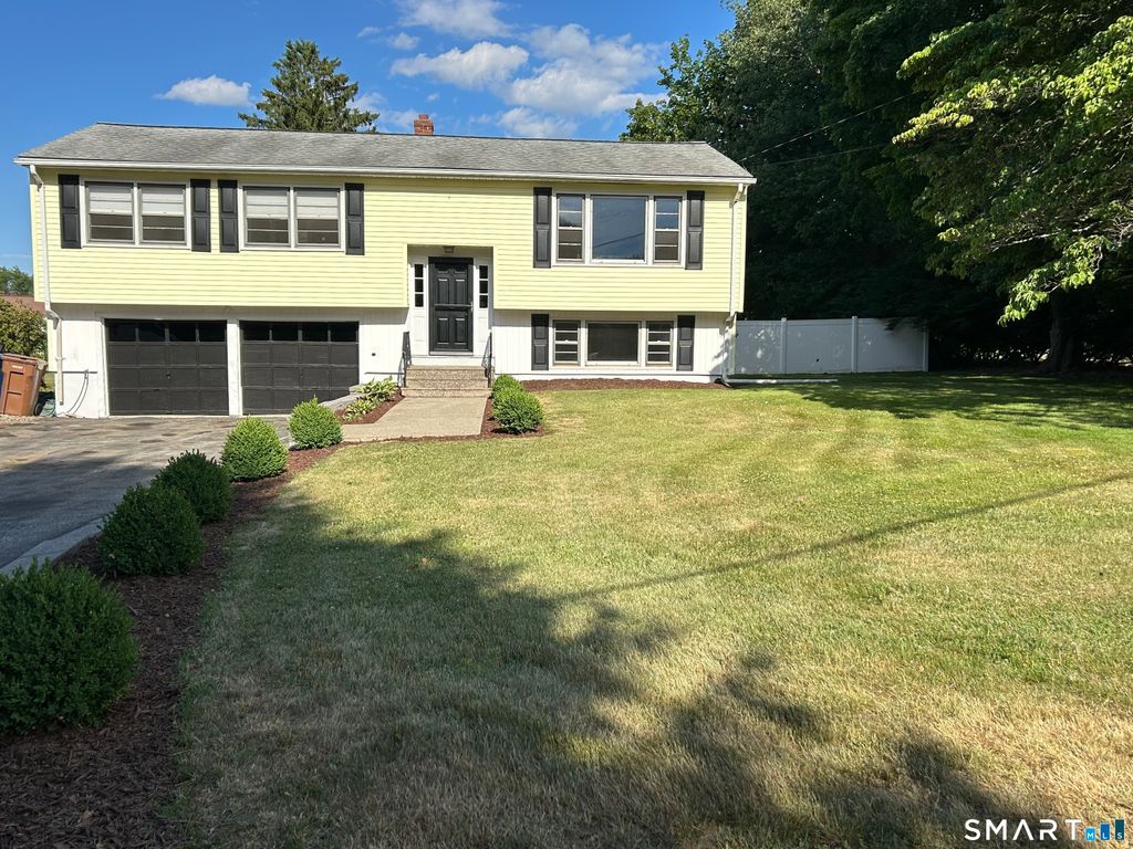 5 Sharon Court, Shelton, CT 06484